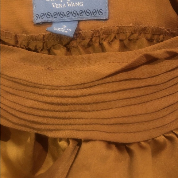 Elegant Gold Sleeveless Top - Picture 2 of 2